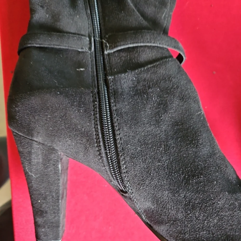 Hot Cakes Women's Size 9 1/2 Dark Grey Suede Heeled Boots with Buckle Detail - Picture 5 of 6